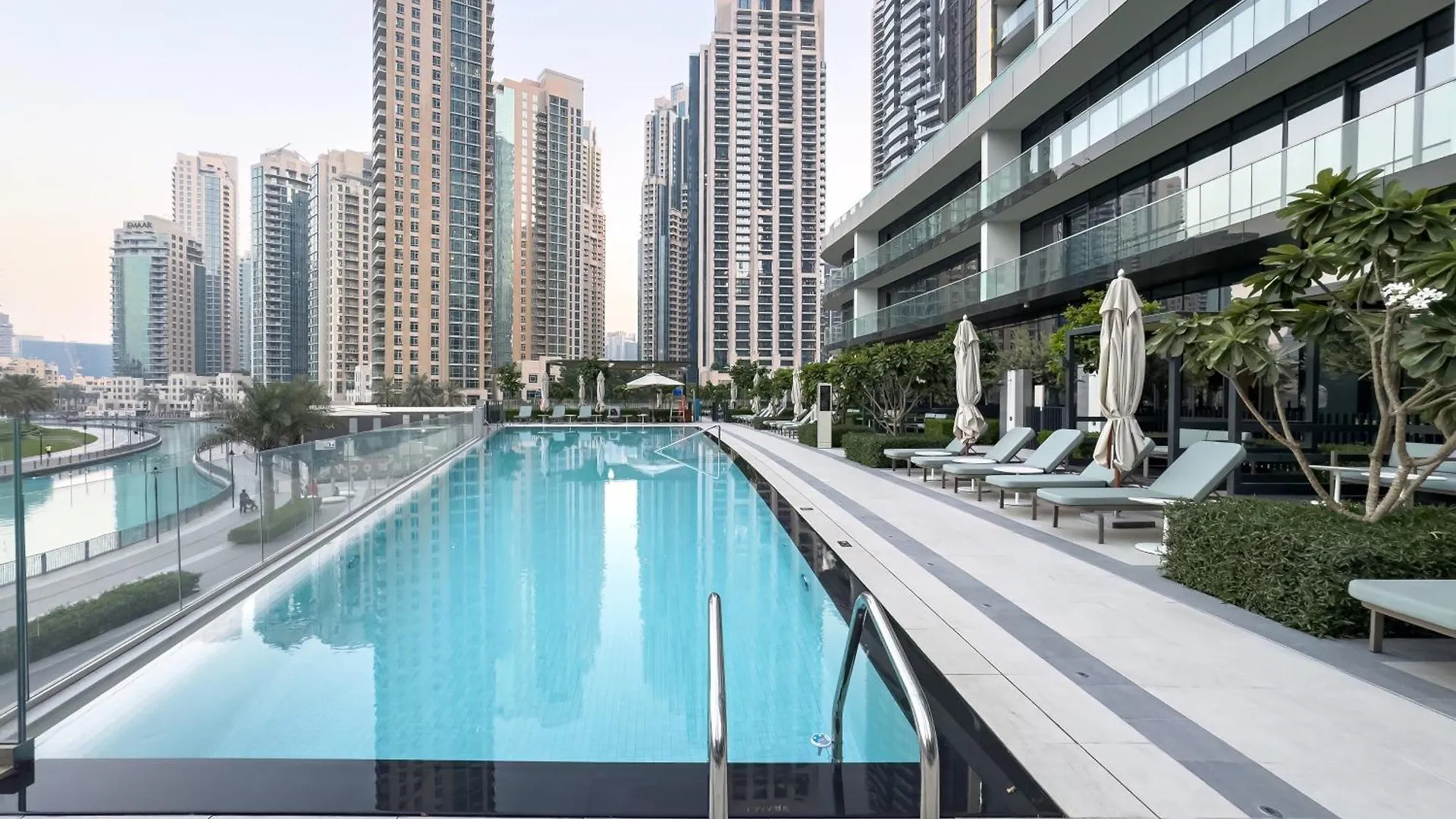 Smartstay At Grande Signature - Burj Khalifa View - 5 Min Dubai Mall - Downtown Dubai - Brand New Luxury Apartments