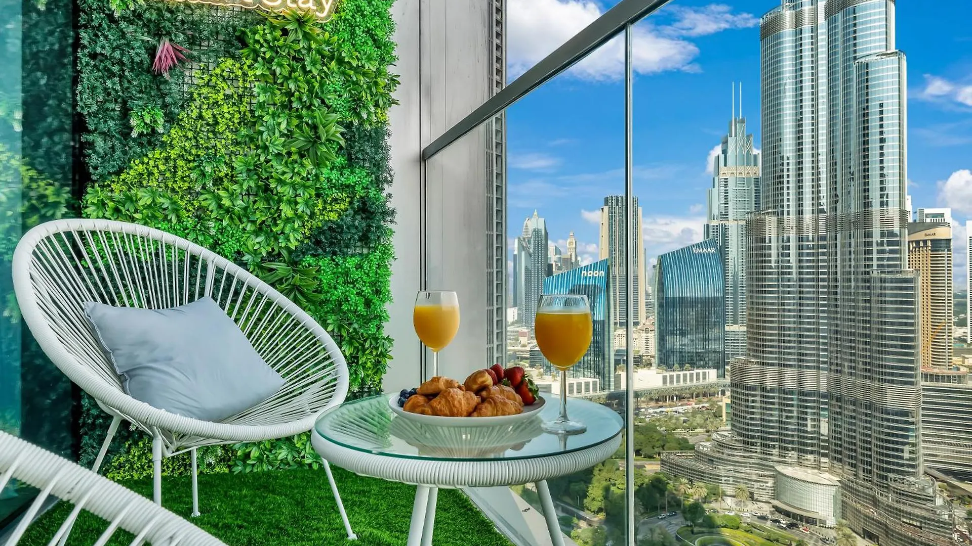 Smartstay At Grande Signature - Burj Khalifa View - 5 Min Dubai Mall - Downtown Dubai - Brand New Luxury Apartments