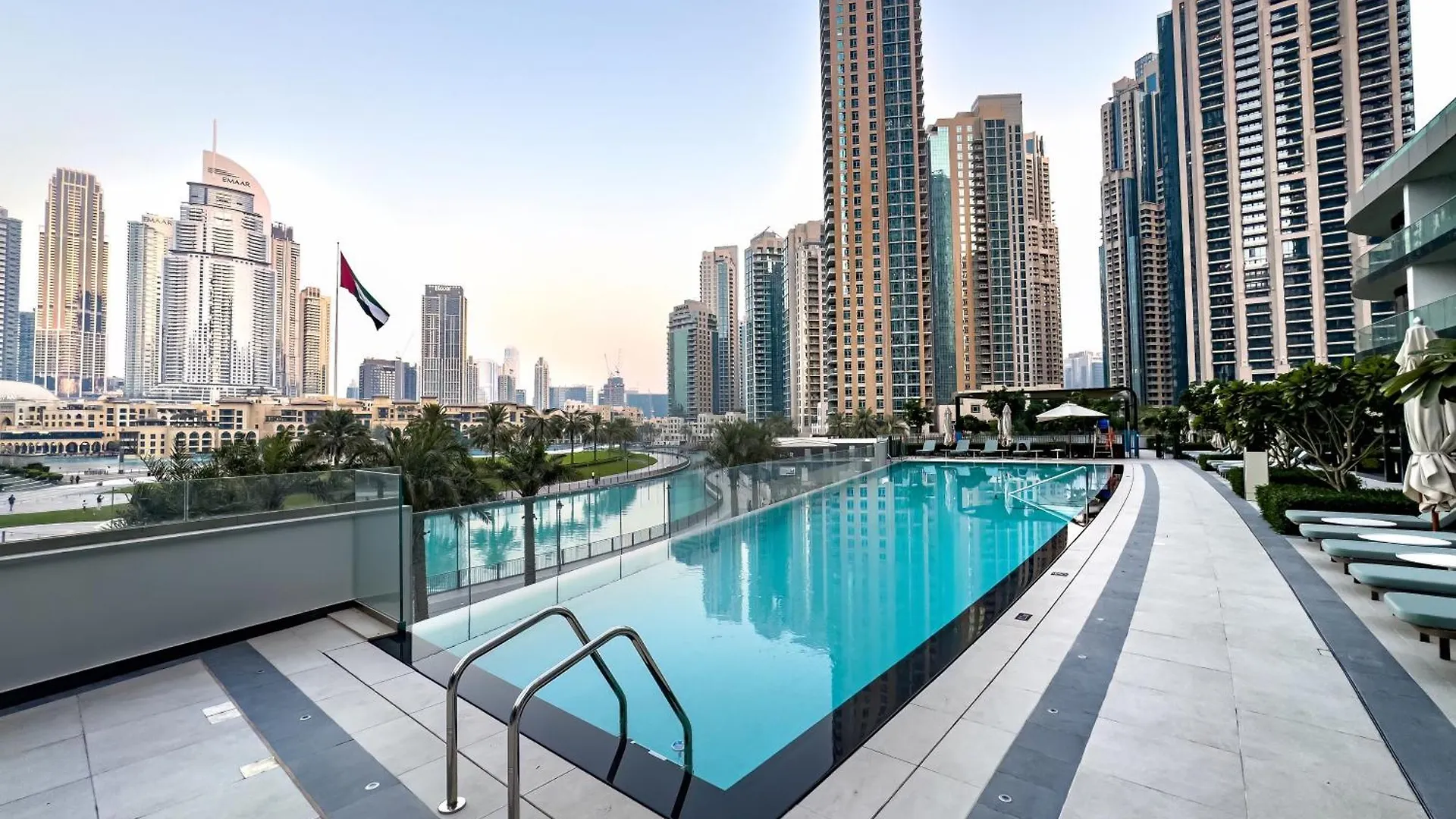 Smartstay At Grande Signature - Burj Khalifa View - 5 Min Dubai Mall - Downtown Dubai - Brand New Luxury Apartments