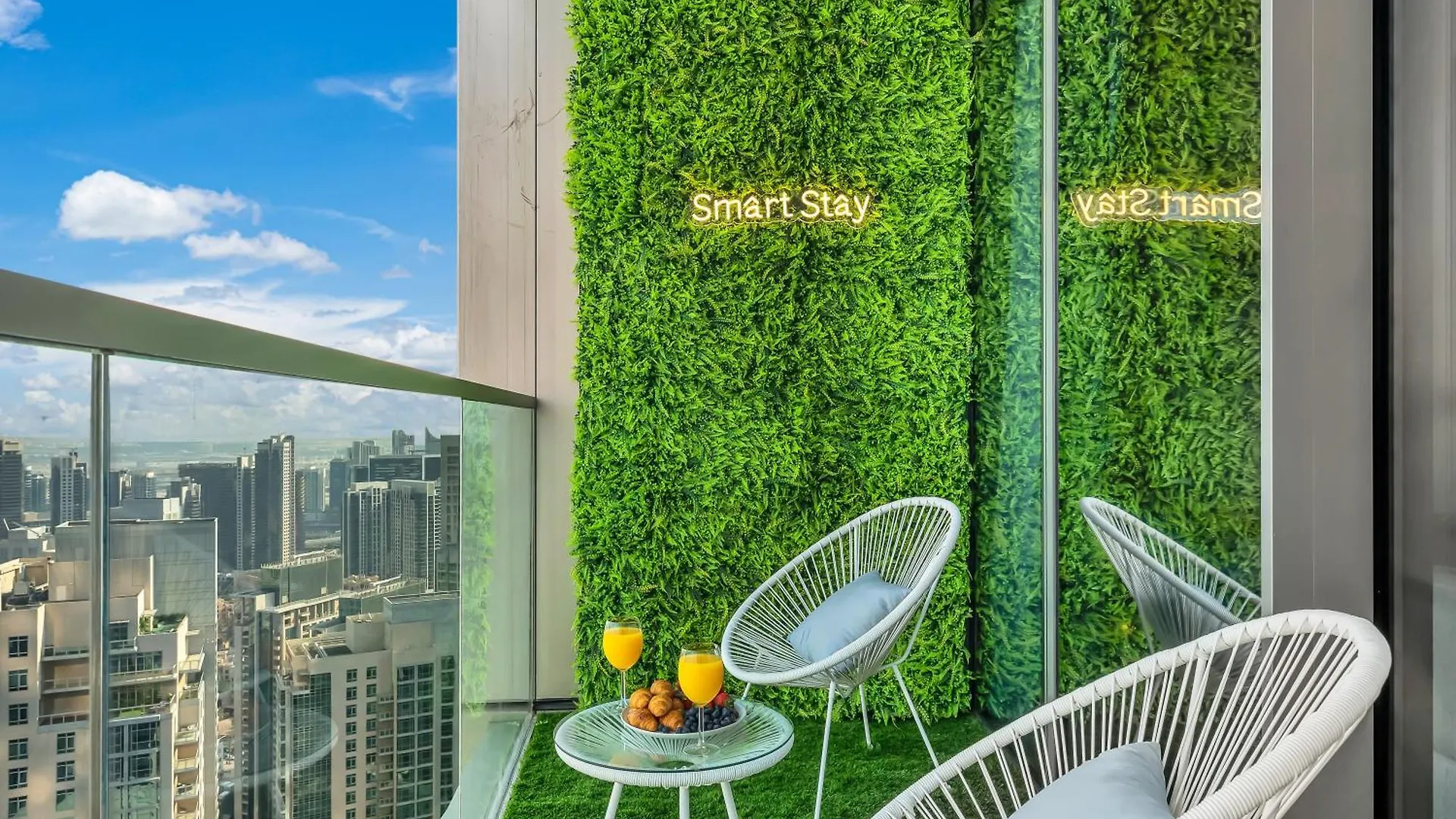 Smartstay At Grande Signature - Burj Khalifa View - 5 Min Dubai Mall - Downtown Dubai - Brand New Luxury Apartments