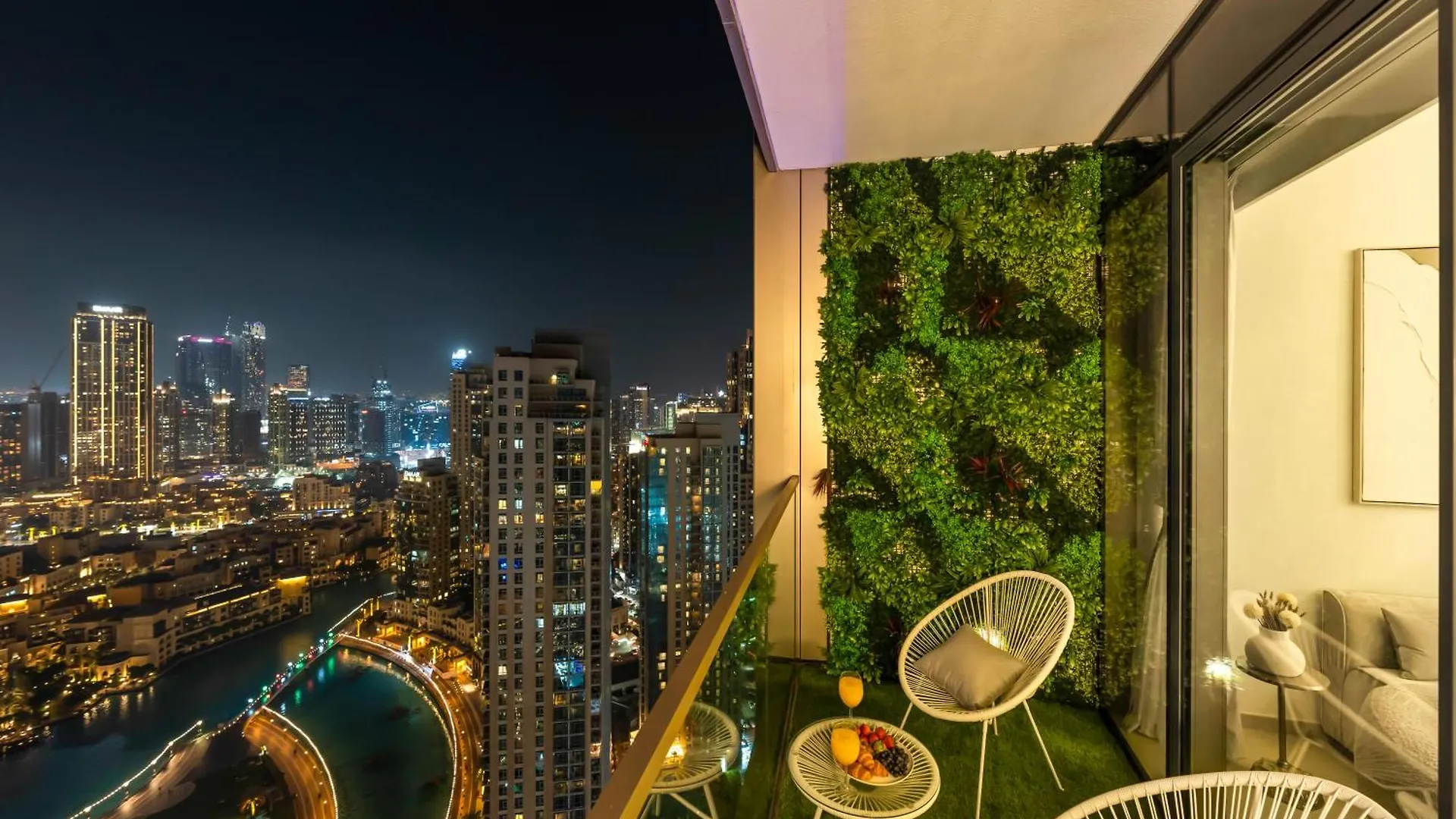 Smartstay At Grande Signature - Burj Khalifa View - 5 Min Dubai Mall - Downtown Dubai - Brand New Luxury Apartments