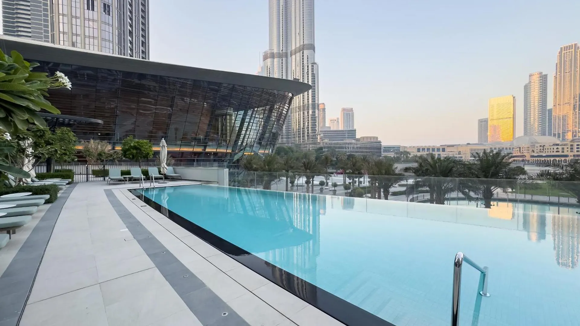 Smartstay At Grande Signature - Burj Khalifa View - 5 Min Dubai Mall - Downtown Dubai - Brand New Luxury Apartments
