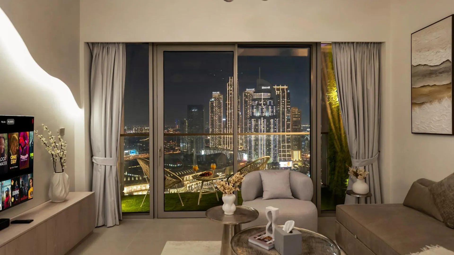 Smartstay At Grande Signature - Burj Khalifa View - 5 Min Dubai Mall - Downtown Dubai - Brand New Luxury Apartments 0*,