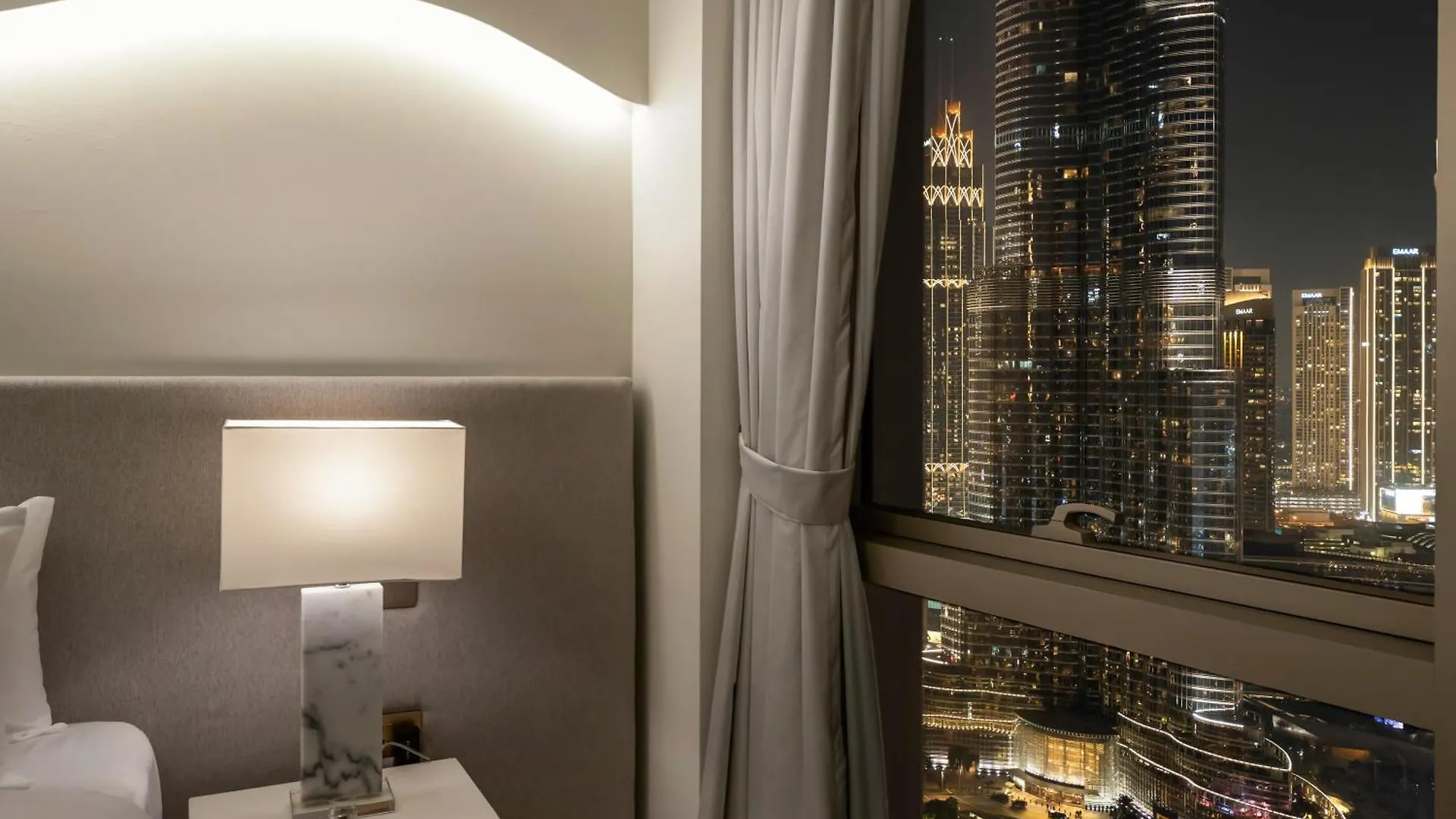 Smartstay At Grande Signature - Burj Khalifa View - 5 Min Dubai Mall - Downtown Dubai - Brand New Luxury Apartments